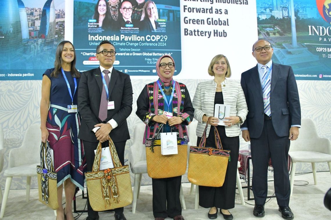 Bappenas Akan Jadikan Indonesia Pusat Baterai Hijau Dunia, Sulawesi Dibidik sebagai Produsen Utama Nikel dan Kobalt 1 Bappenas pada sesi diskusi "charting Indonesia forward as a green global battery hub" pada konferensi COP29 (Foto: bappenas.go.id)
