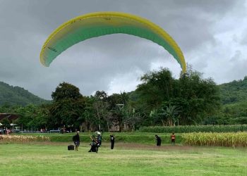 Festival Paralayang Jember 2024, Ajang Mengenalkan Olahraga Dirgantara ke Masyarakat 1 Festival Paralayang Jember.