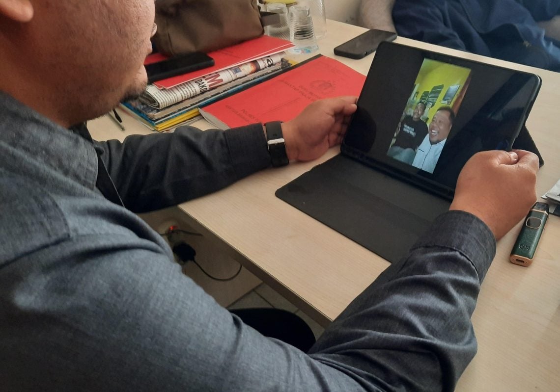 Kades Binangun Tuban Klarifikasi Video Dukungan ke Paslon Nomor Dua: Itu Spontan karena Terpengaruh Minuman 1 Kades Binangun.