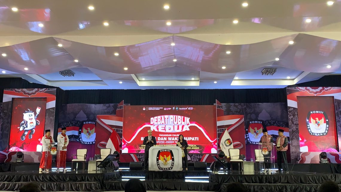 Debat Publik Kedua Pilkada Jember 2024: Gus Fawait Soroti Minimnya Pelayanan Publik, Hendy Pamerkan Prestasi 1 debat publik Kedua Pilkada Jember
