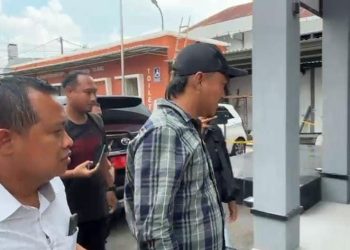 Pelanggaran netralitas.