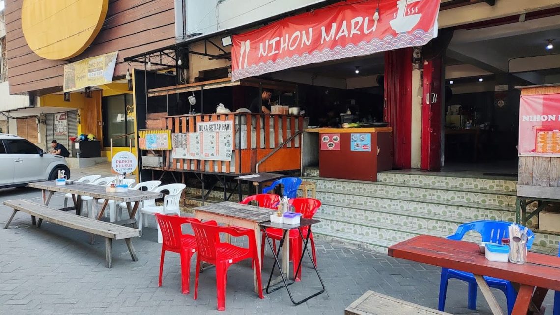 Kedai ramen halal.