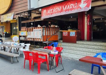 Kedai ramen halal.