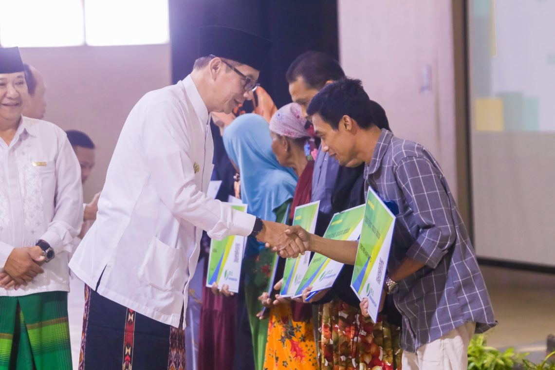 Puluhan Ribu Jaminan Sosial Tenaga Kerja Disalurkan Pemkab Jember Jadi Proteksi Kesehatan Buruh Petani Tembakau 1 Muhammad Balya Firjaun Barlaman