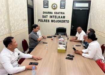 Bawaslu Kabupaten Mojokerto Limpahkan Kasus Kades EYA ke Polres Mojokerto 9 Kades EYA