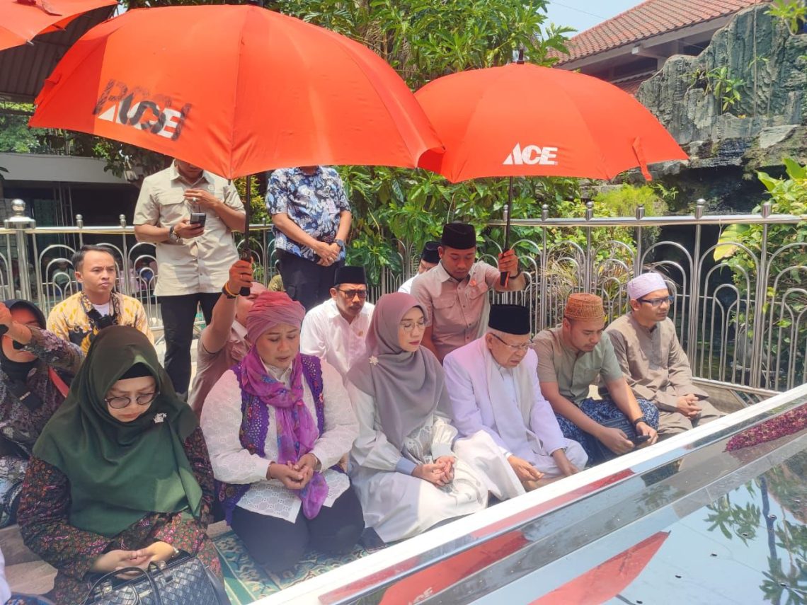 Cagub Luluk Dampingi Ma’ruf Amin Ziarah ke Makam Sunan Ampel Surabaya 1 Luluk Nur Hamidah
