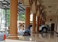 Mobil Naik Masjid