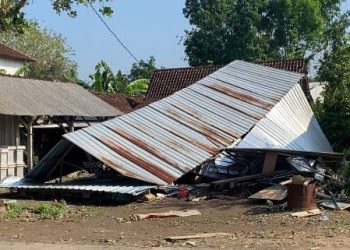 rumah roboh