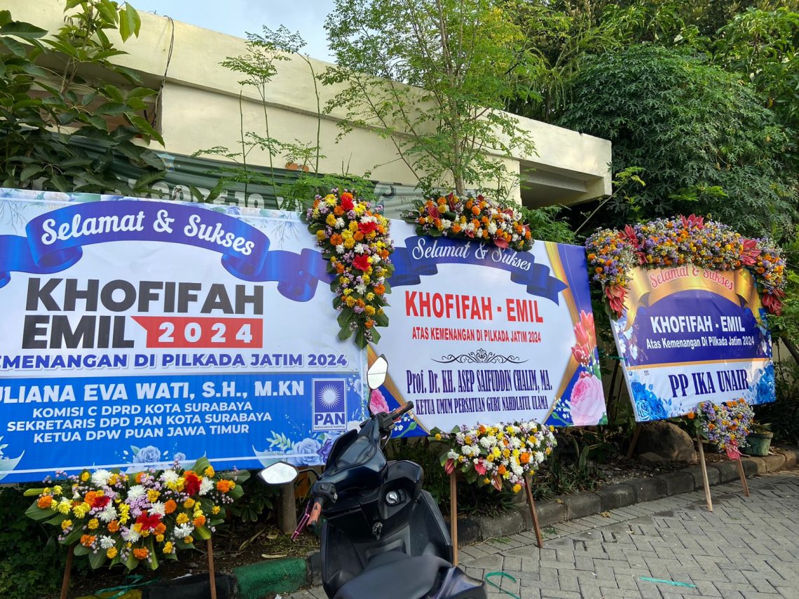 Khofifah-Emil Banjir Karangan Bunga Ucapan Kemenangan 1 Khofifah-Emil