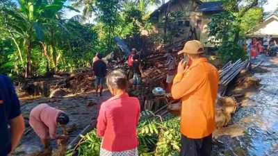 Banjir bandang.