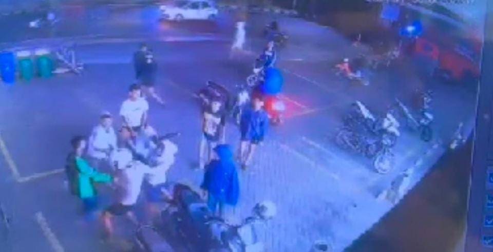 Viral Aksi Pengeroyokan di Parkiran Minimarket Kota Pasuruan, Polisi Selidiki Kasus 1 aksi pengeroyokan.