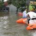 Korban banjir di Mojokerto.