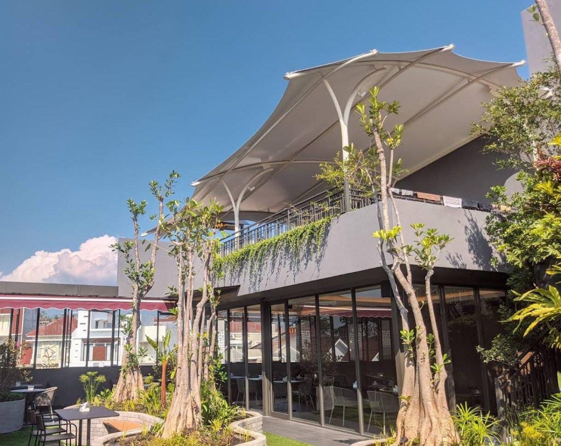 Indah Banget! Pule Elpico Cafe: Spot Kuliner Unik Semi Outdoor di Rooftop Mall Malang 1 Pule Elpico.