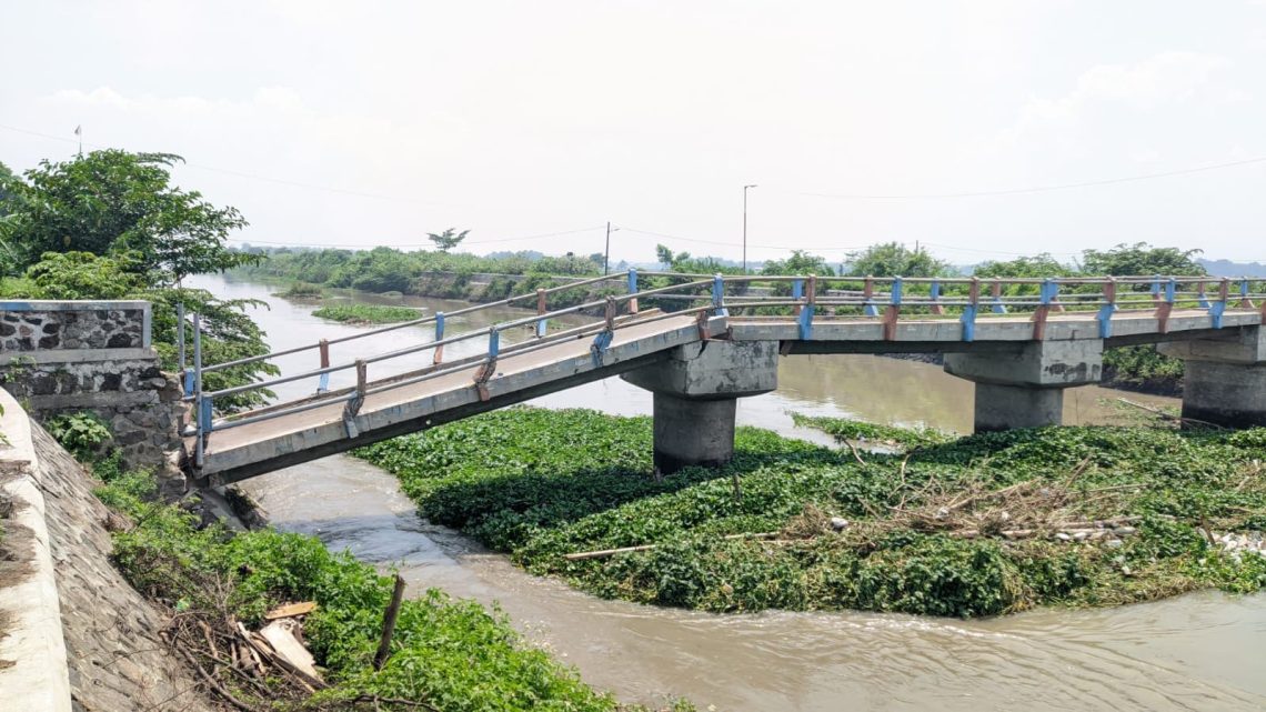 Jembatan penghubung.