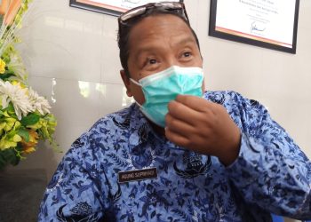 Pasca Aspal Jalan Mengelupas Diterjang Banjir, PUPR Tuban: Tanggung Jawab Rekanan jika Belum Diserahterimakan 1 Aspal jalan mengelupas.