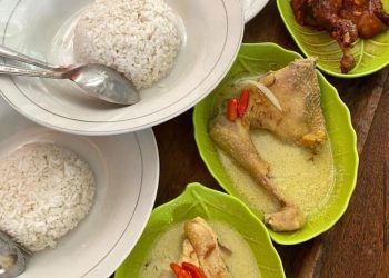 Warung Uenak Wareg.