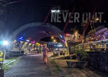 Nongkrong Antimainstream di Kafe Kolong: Rasakan Sensasi Hidden Gem Jember yang Populer saat Liburan Awal Tahun 2025 4 Kafe Kolong.