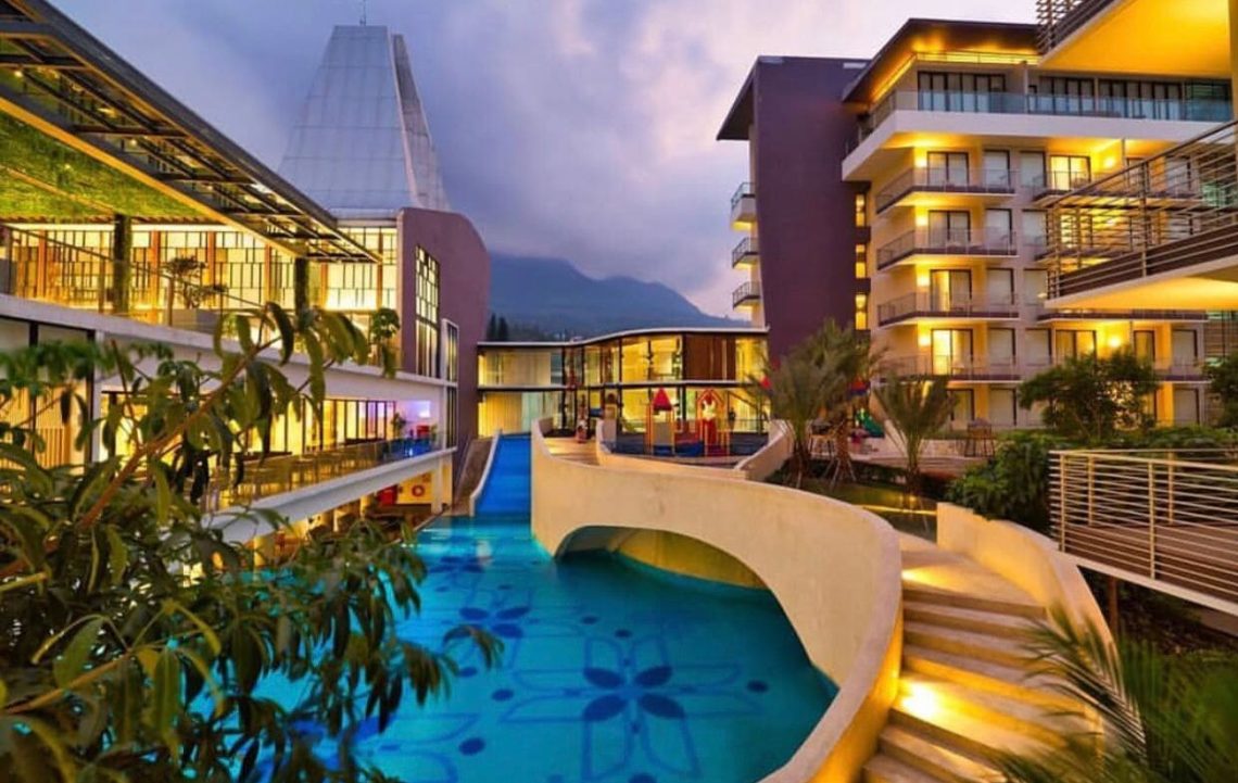5 Rekomendasi Hotel Terbaik di Kota Batu Rayakan Malam Tahun Baru 2025: Staycation Makin Seru! 1 Hotel terbaik.