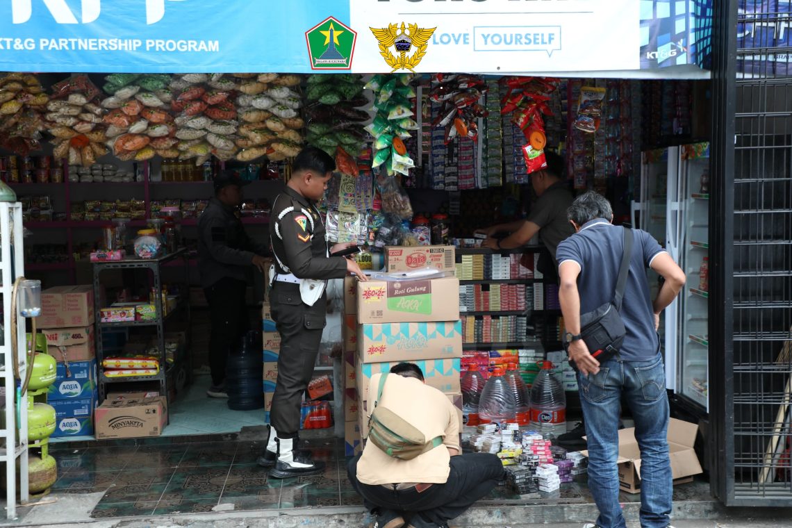Amankan 29.140 Batang Rokok Ilegal, Tim Opsgab Kota Malang Sasar Toko Kelontong 5 Rokok ilegal.