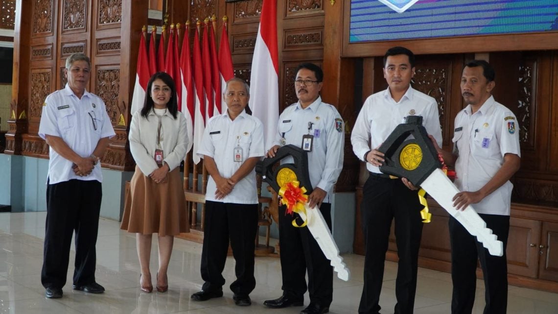Camat dan Kades Terbaik Berlomba Taat Lunasi Pajak, Pemkab Tuban Beri Hadiah Motor Dinas 1 Pajak.
