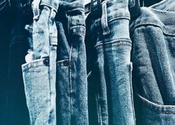 Merawat jeans.