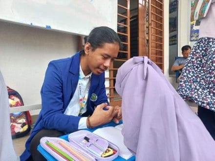 Lewat Psikoedukasi, KKN Internasional Mahasiswa Fakultas Psikologi UM Menginspirasi Cita-Cita Anak Bangsa di Malaysia 1 Fakultas Psikologi UM.