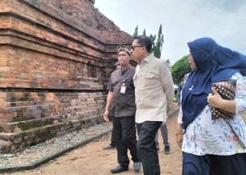 Kunjungi Candi Brahu Mojokerto, Menteri Kebudayaan Fadli Zon: Trowulan Ikon Sejarah Dunia 1 Fadli Zon