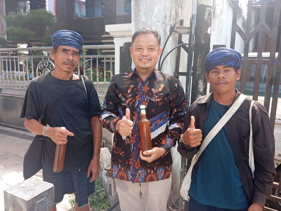 Bertemu Mulyono, Orang Baduy yang Berjalan Kaki Berminggu-minggu untuk Menjajakan Madu di Jakarta 5 Baduy.