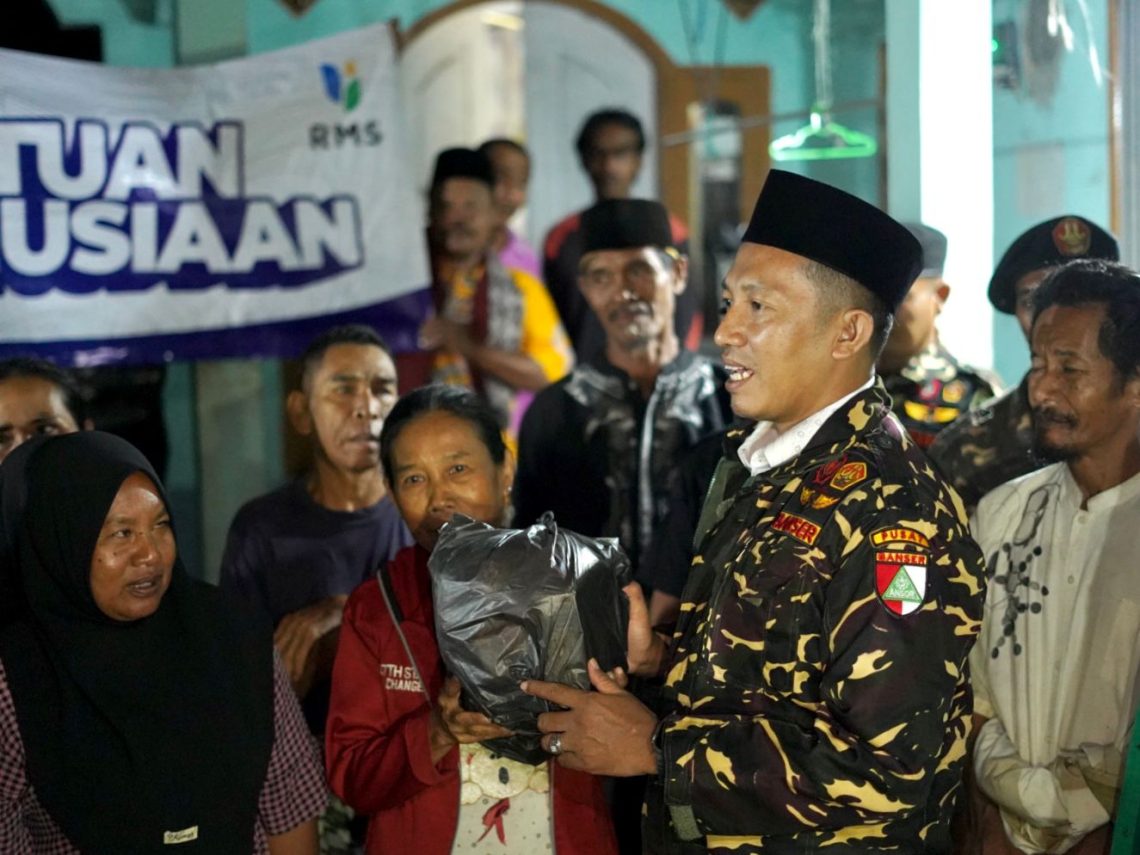 GP Ansor Salurkan Empat Kontainer Paket Bantuan Korban Banjir Jabar dan Banten 1 GP Ansor