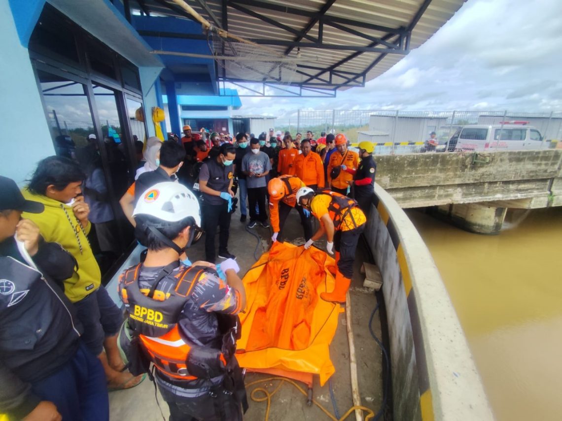 Pencari Rumput Hanyut di Malang Ditemukan Tewas di Bendungan Wlingi Raya Blitar 1 Pencari Rumput Malang