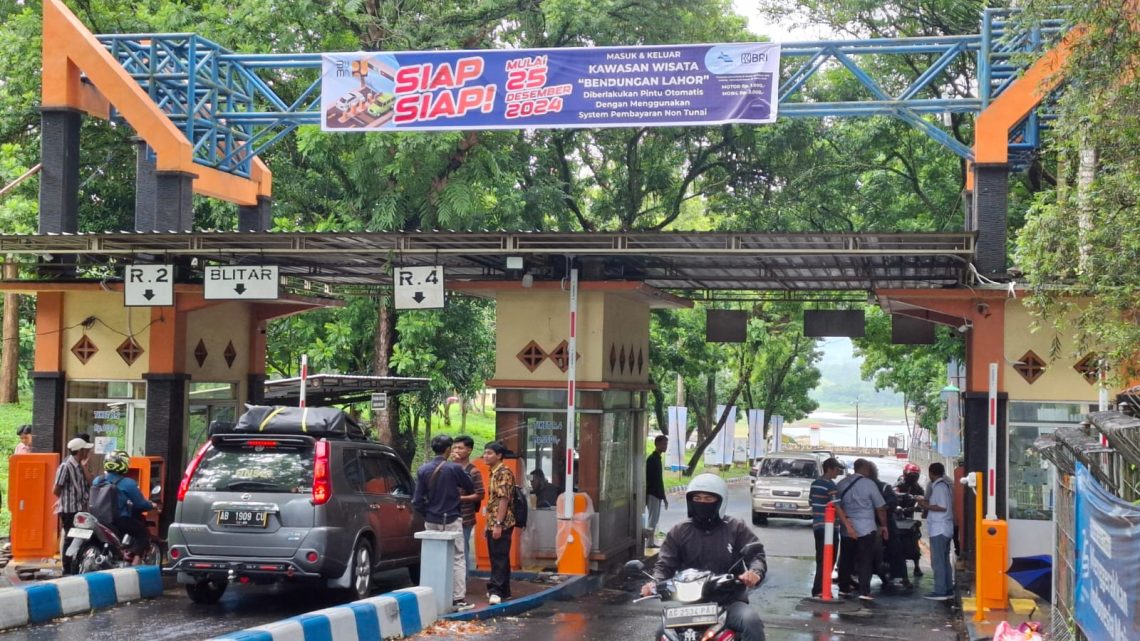 Jalan Pintas Malang-Blitar di Bendungan Lahor Terapkan Pembayaran Non-Tunai 5 Lahor