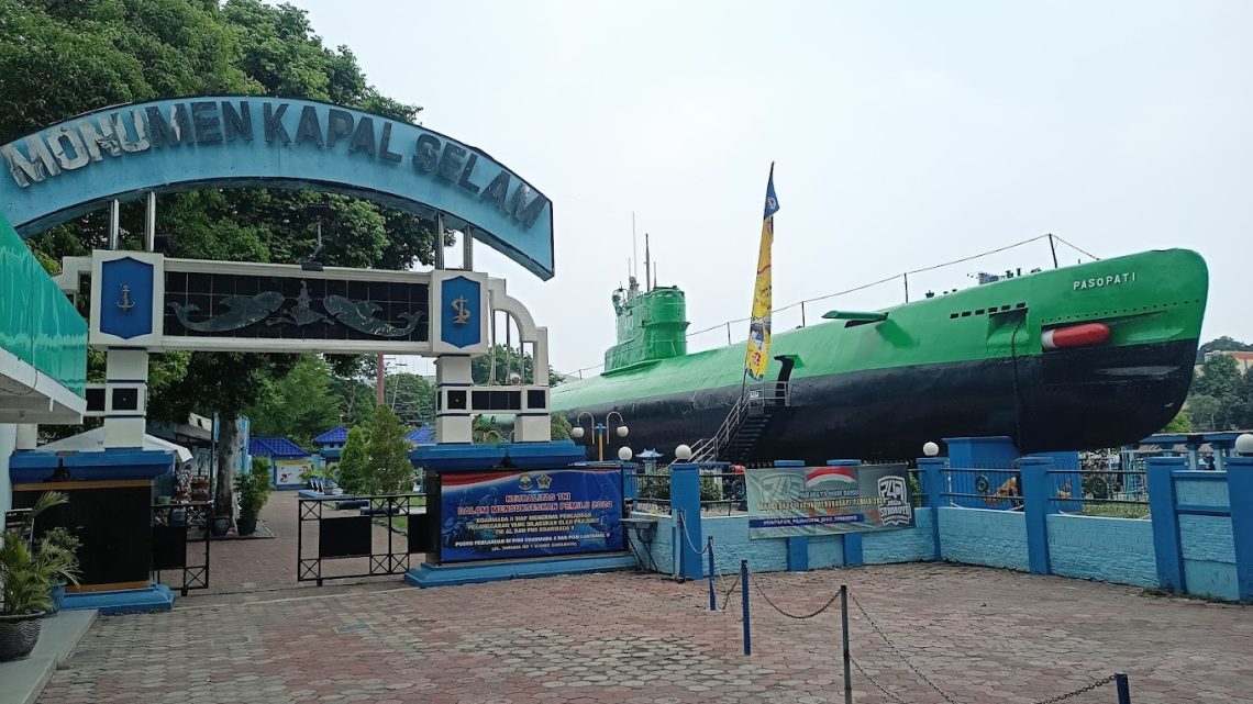 Jelajah Monumen Kapal Selam KRI Pasopati 410 di Surabaya, Saksi Bisu Perjuangan Indonesia Mengusir Penjajah! 1 Monumen Kapal Selam