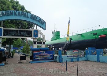 Monumen Kapal Selam
