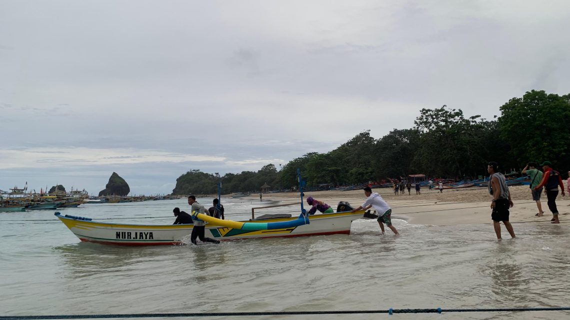 Nelayan di Pantai Papuma Jember Sepekan Tak Melaut Gegara Cuaca Ekstrim 1 Nelayan Pantai Papuma Jember