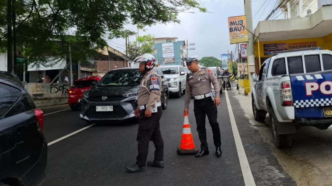 Tiga Unit Kendaraan Terlibat Tabrakan Beruntun di Kota Batu 1 Batu