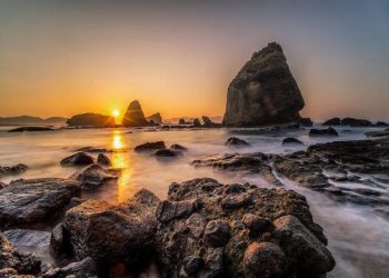 Pantai Papuma Jember