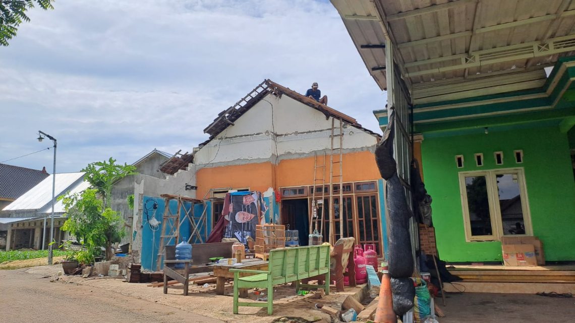 Puluhan Rumah Rusak Akibat Angin Puting Beliung Terjang Tuban 1 Angin Puting Beliung