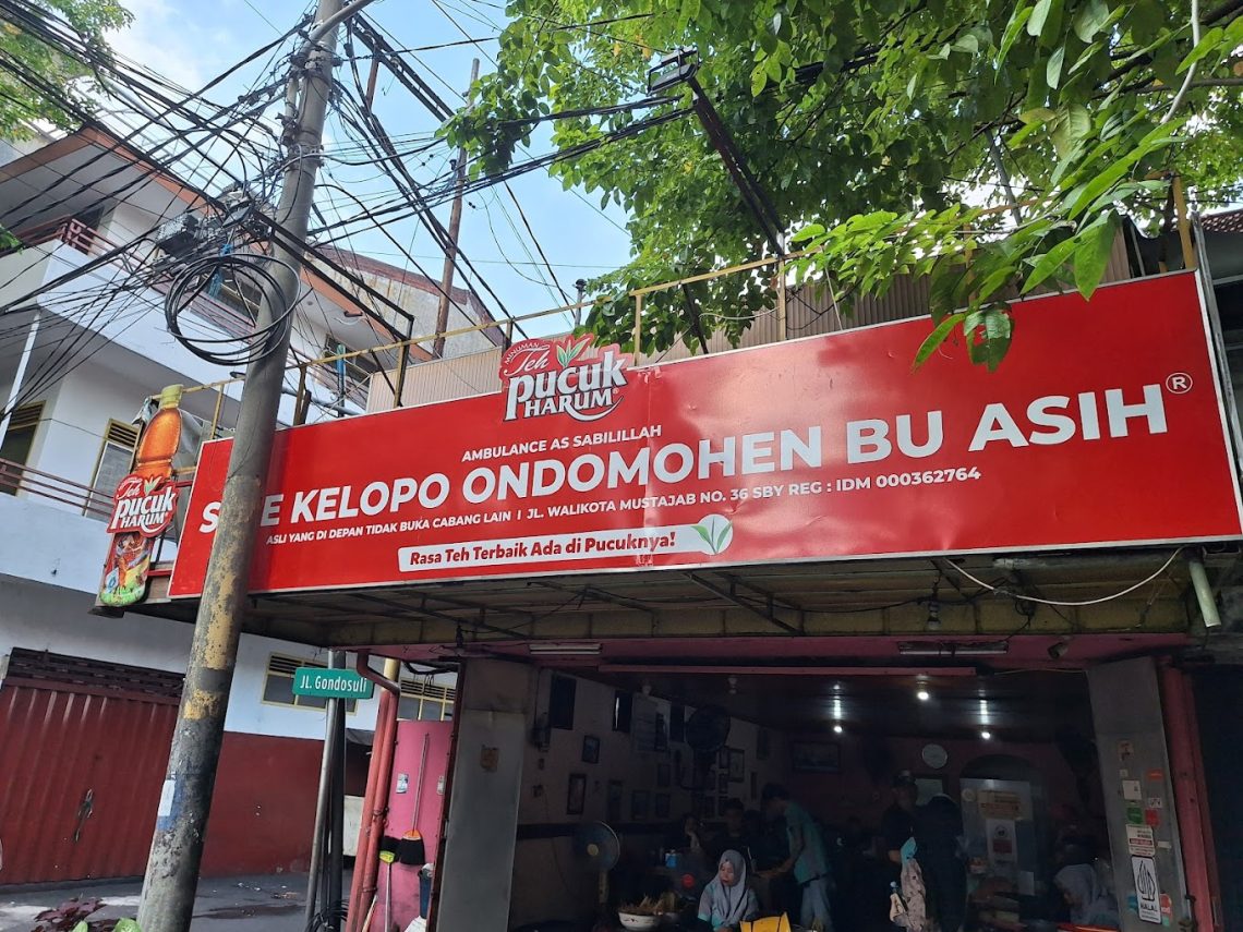 Sate Kelopo Ondomohen, Makanan Unik nan Nikmat Eksis Sejak Awal Masa Kemerdekaan 1 Sate Kelopo Ondomohen Bu Asih Surabaya