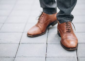 sepatu kulit