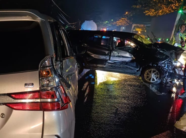 Mahasiswa asal Demak Luka-Luka Terlibat Tabrakan Beruntun di Jalur Pantura Tuban 1 Tabrakan Tuban