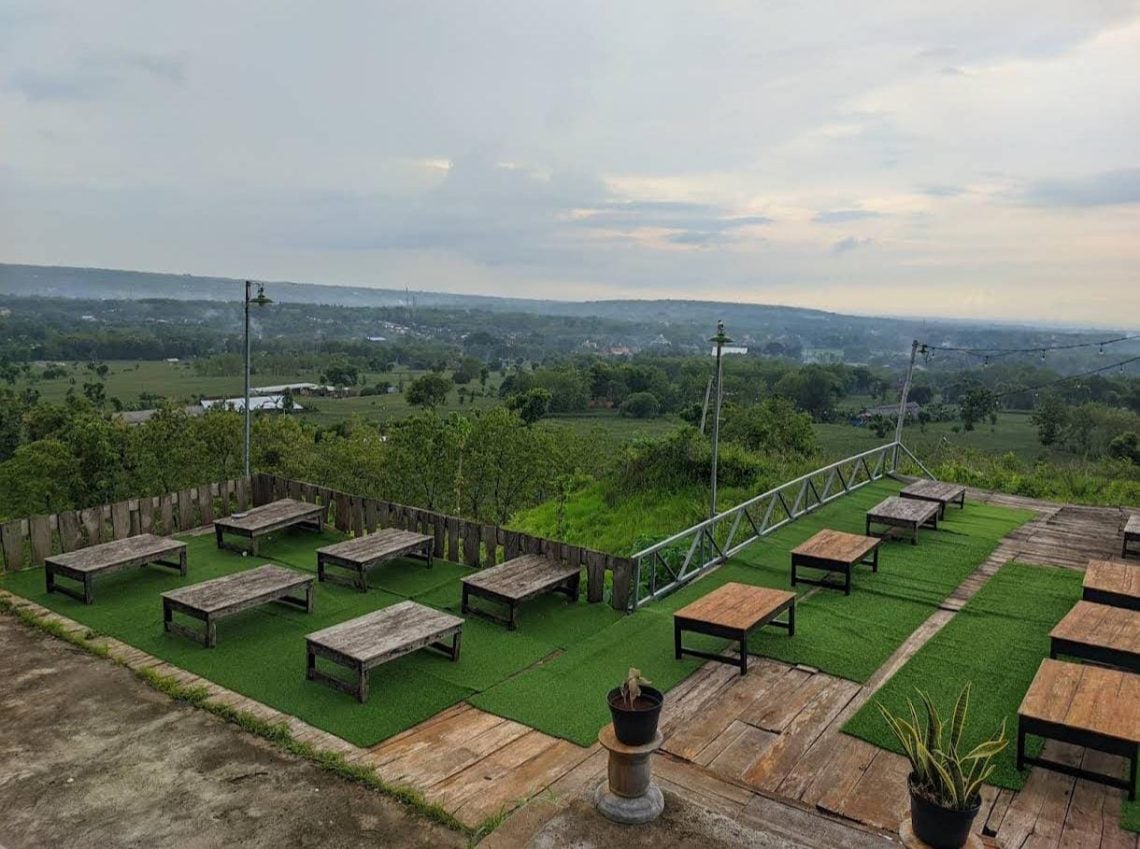 Healing Tipis-Tipis di Suraloka, Cafe Sejuk di Atas Bukit Tuban: Spot Foto Keren sambil Nongkrong Cantik 1 Suraloka.