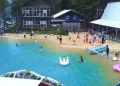 Unik! Pantai Mini Buatan Miliki View Pegunungan Mojokerto Ini Asyik buat Wisata bareng Keluarga