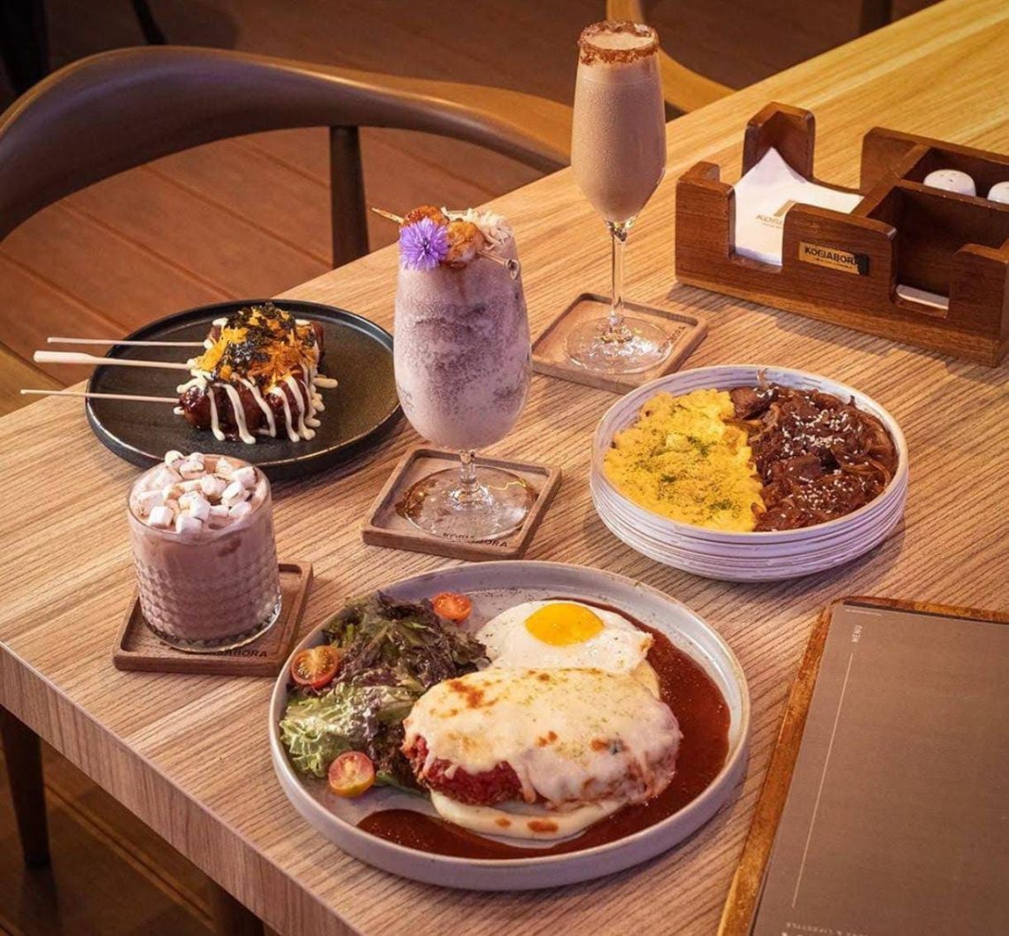Kollabora Cafe & Restaurant Terbaik di Surabaya, Cafe Unik Buka 24 Jam Nonstop Sajikan Menu Lezat dan Enak 1 Kollabora Cafe & Restaurant.