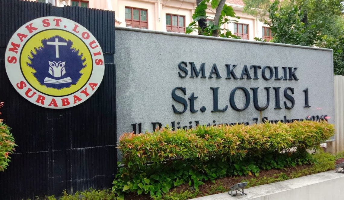 8 Rekomendasi SMA Swasta Terbaik di Surabaya, Cocok untuk Referensi Pilih Sekolah pada 2025! 1 SMA swasta terbaik di Surabaya.