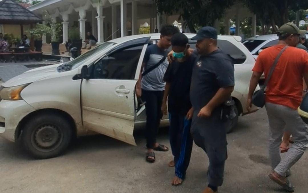 Aksi Pembobolan Konter di Soko Tuban, Terduga Pelaku Anak di Bawah Umur Terungkap berkat CCTV 1 Pembobolan konter.