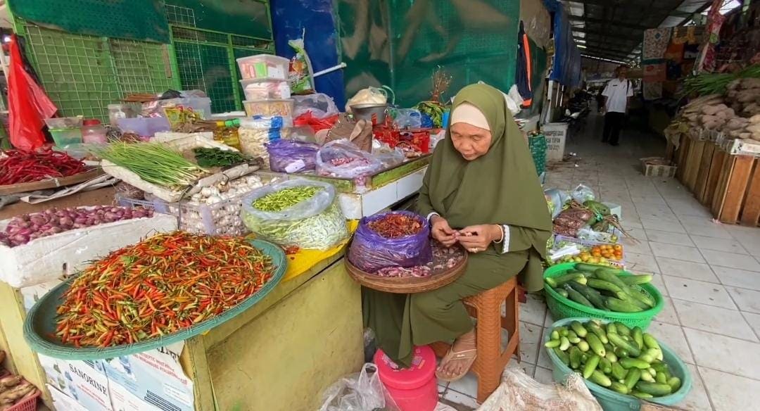 Harga Cabai Melonjak di Pasar Tuban, Cabai Kering Jadi Pilihan Alternatif Konsumen 2 Harga cabai kering di Tuban.