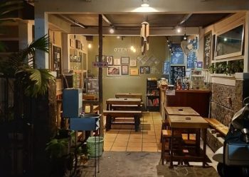 5 Cafe Aesthetic di Pasuruan Patut Kamu Coba: Mulai Nuansa Jadul hingga Modern yang Cozy Banget 3 Cafe aesthetic.