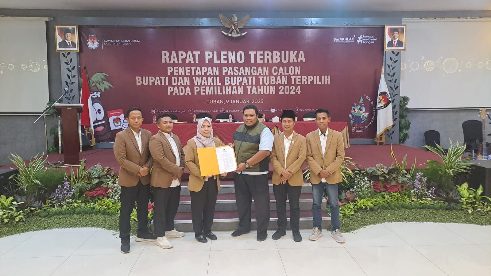 KPU Tuban Tetapkan Lindra-Joko Pemenang Pilkada 2024, Riyadi-Gus Wafi Absen 2 Penetapan Lindra-Joko.