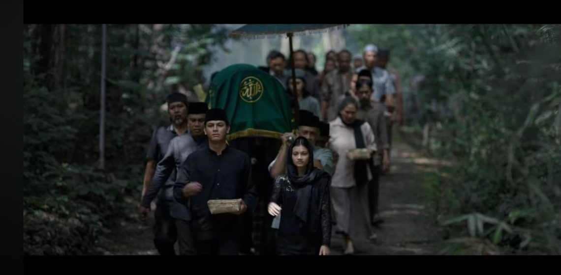 Tayang Perdana Hari Ini, Film Horor Terbaru Almarhum Sensasi Mencekam Mitos Selasa Kliwon 1 Almarhum.