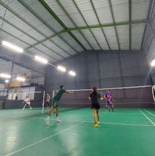 4 Lapangan Badminton Terbaik di Jember yang Populer 2025, Lengkap dengan Harga Sewa Mulai 25 Ribu Per Jam 2 Lapangan badminton terbaik Jember.